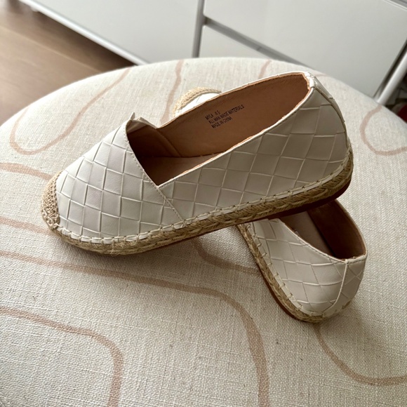 Steve Madden White Woven loafers flats - Picture 3 of 7